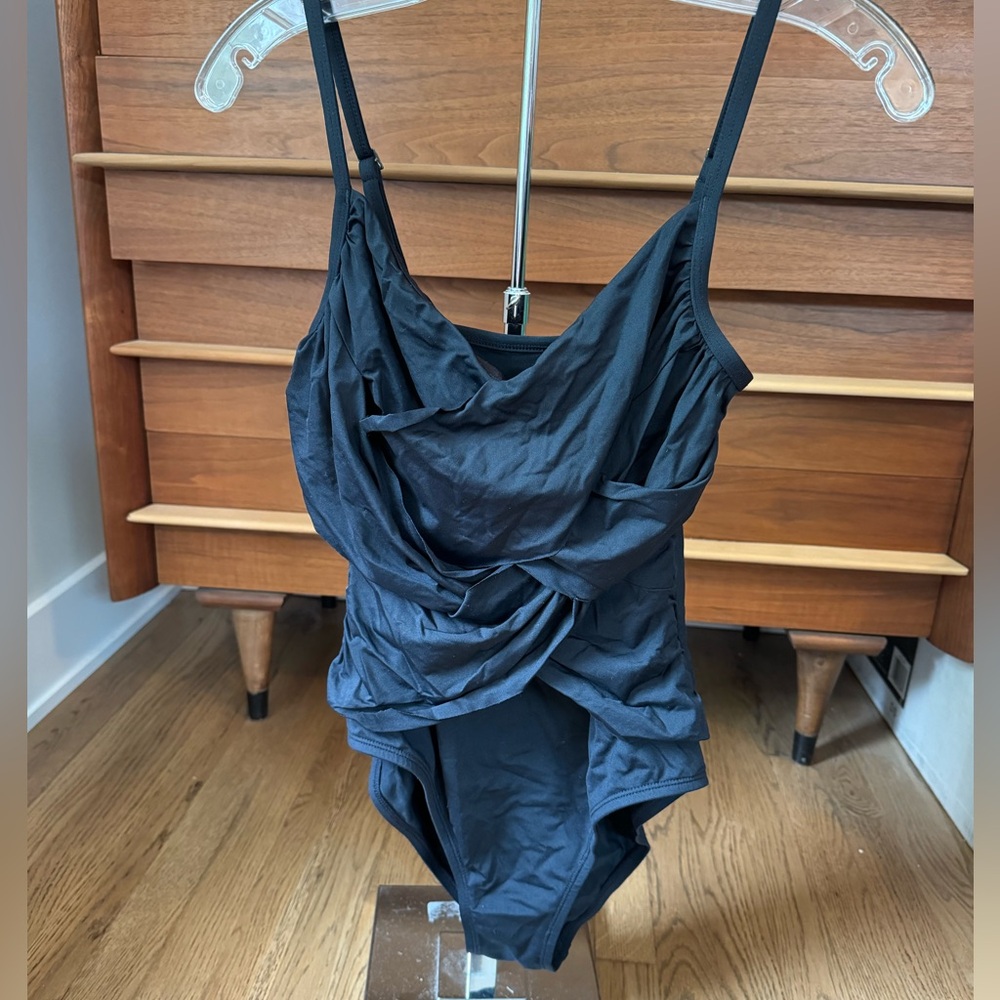 LaBlanca fully lined black swimsuit in EUC
